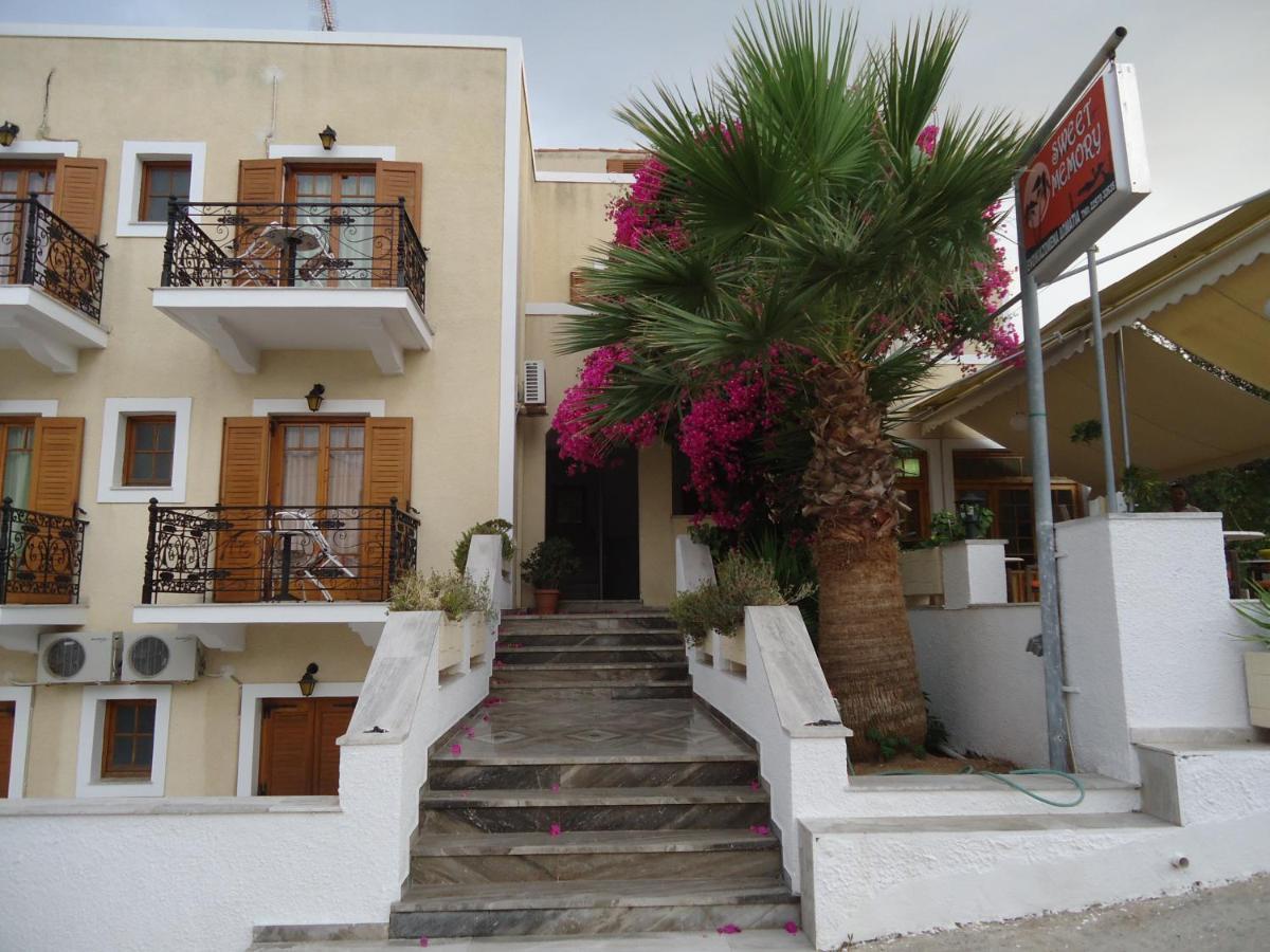 Отель Sweetmemory Agia Marina  Экстерьер фото